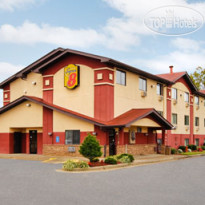 Super 8 Richmond Airport 