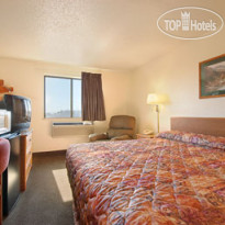 Super 8 Roanoke 