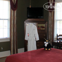 The Collins House Inn 