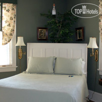 The Collins House Inn 