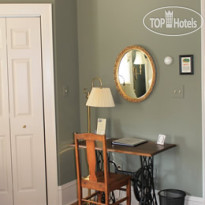 The Collins House Inn 