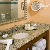 Crowne Plaza Dulles Airport 