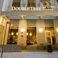 DoubleTree by Hilton New York City Financial District 