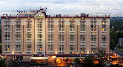 Фотографии отеля  DoubleTree by Hilton JFK Airport 3*