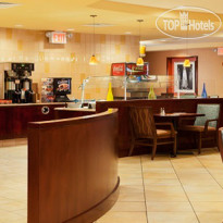 DoubleTree by Hilton JFK Airport 