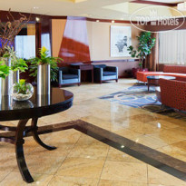 DoubleTree by Hilton JFK Airport 