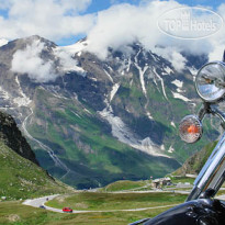 Josl-Mountain Lounging Катание на мотоцикле