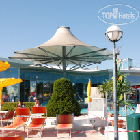 Therme Laa-Hotel & Spa Летний бассейн