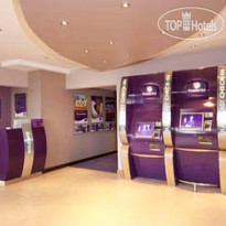 Premier Inn London Hanger Lane Холл