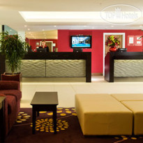 Courtyard by Marriott London Gatwick Airport 