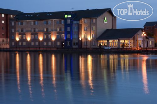 Фотографии отеля  Holiday Inn Express Cardiff Bay 3*