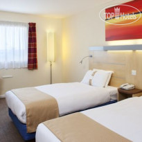 Holiday Inn Express Cardiff Airport 