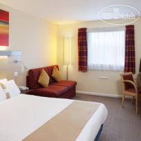 Holiday Inn Express Cardiff Airport 