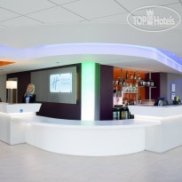 Holiday Inn Express Dunstable Стойка регистрации