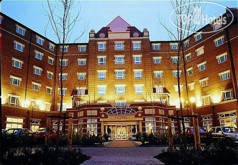 Фотографии отеля  DoubleTree by Hilton Hotel Dartford Bridge 4*