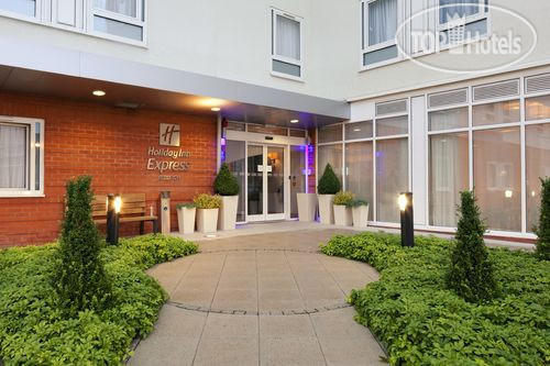 Фотографии отеля  Holiday Inn Express Birmingham Redditch 3*