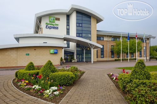 Фотографии отеля  Holiday Inn Express Northampton M1, Jct.15 3*