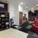 Roomzzz Leeds Citywest Вестибюль