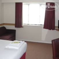 Days Inn Warwick North M40 