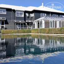 Black Swan Lakeside Boutique Hotel 