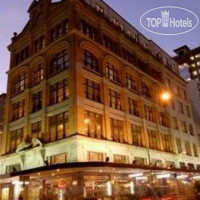 BASE Auckland Backpackers 4*