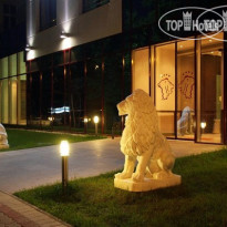 Lion's Garden Hotel Вход в отель