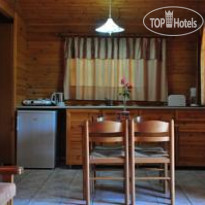 Sandys Studios & Log Villas