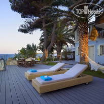 Paradisso Beach Villas 