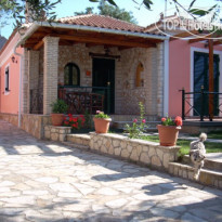 Papatsiros Villas 