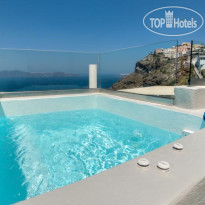 Santorini Royal Suites 