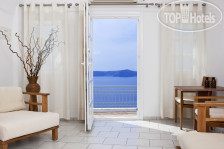 Athina Luxury Suites 4*