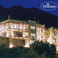 Alpen House Hotel & Suites 4*