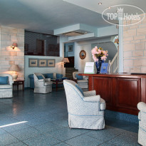 Petinos Beach Lobby