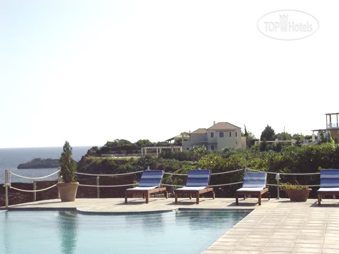 Новые добавленные фото туристов The Season Villas