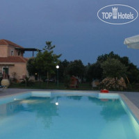 Monambeles Villas 4*