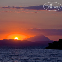 Miraggio Thermal Spa Resort VIEW OF MOUNT ATHOS FROM MIRAG