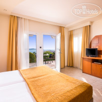 Alexandros Palace Hotel & Suites Family Room Superior