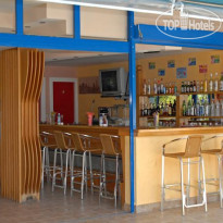 Roussos Beach Club 