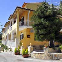 Mazis Apartments Фасад отеля