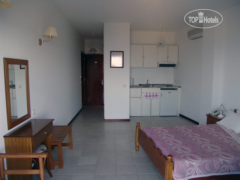 75 steps. район демирташ. фото спуска к морю санаторий беларусь.