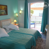 Roda Pearl Resort Deluxe apartment with twin bed