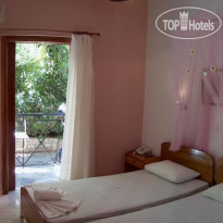 Lambros Hotel 