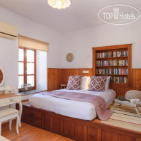 Thea Villas and Suite  