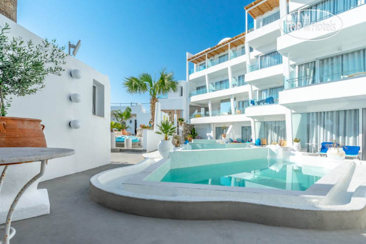 The Kouros Home Hotel