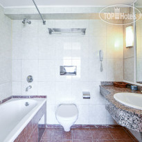 Dodeca Sea Resort Bathroom