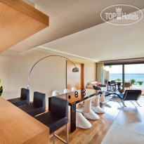 Elite Suites by Rhodes Bay Presidential Suite Living Room