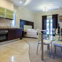 Pearl Bay Hotel 