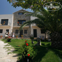 Mylos Apartments 