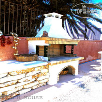 Vrachati Beach House 