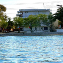 Vrachati Beach House 